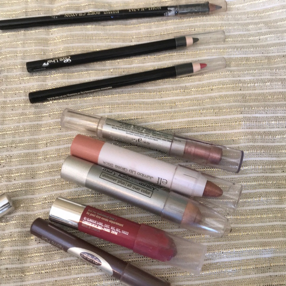 Makeup bundle! - Picture 3 of 5
